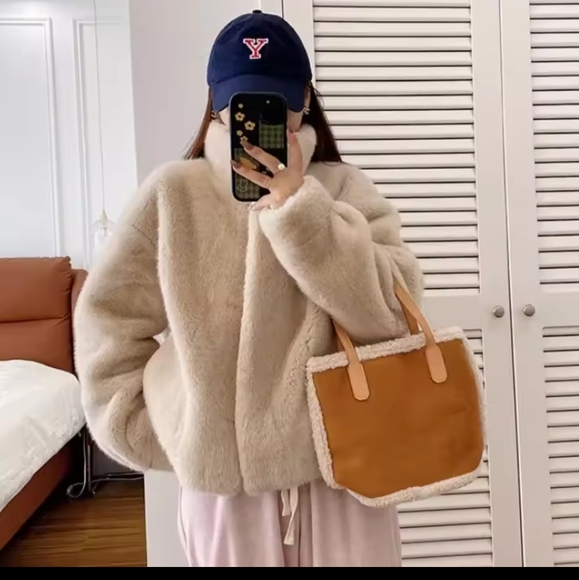 Women Faux Fur Coat, Mink Fur Integrated Short Stand Collar - Picture 13 of 13